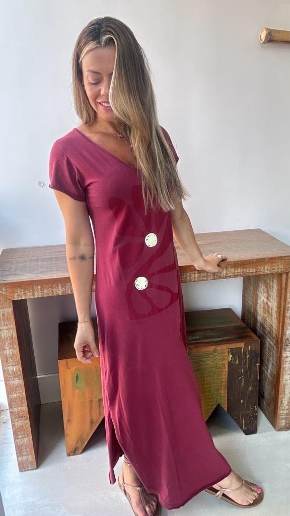 Vestido Gola V Reflexo Da Flor Bordô